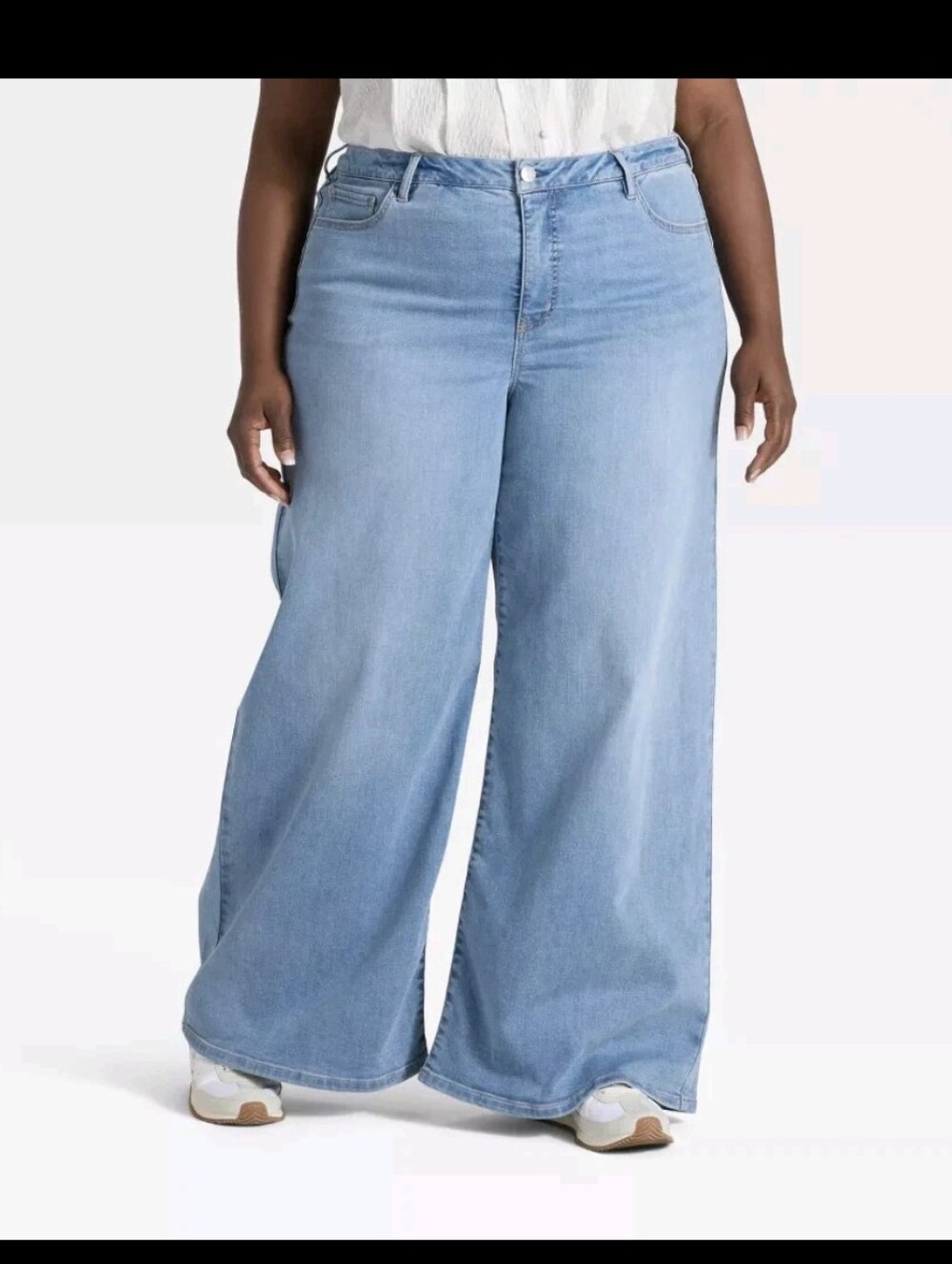 Ava & Viv High-Rise Wide Leg Light Wash Stretch Denim Flare Jeans 18.